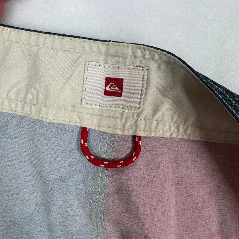 Quiksilver Board Shorts 38 Red Navy Colorblock Tropical Hibiscus Mens Trunks